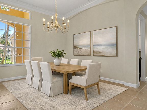 3rd image of 819 SW Bromelia Ter