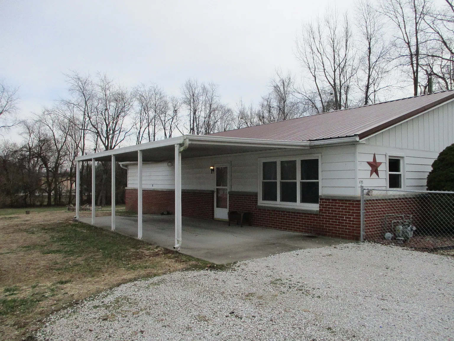 4705 N 26th 1/2 Street - 1 — Photo 2