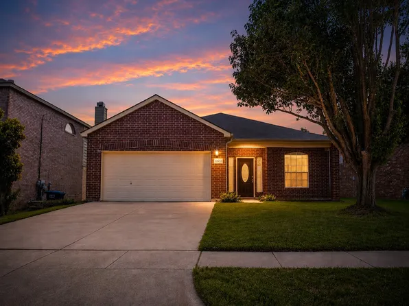 12652 Oakwood Cir, Euless, TX 76040