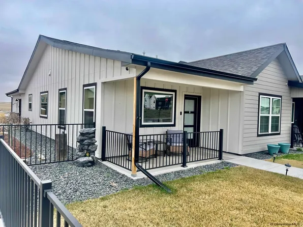 1404 Big Meadow Dr, Cheyenne, WY 82007