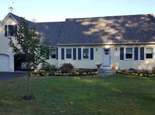 838 S East St, Amherst, MA 01002