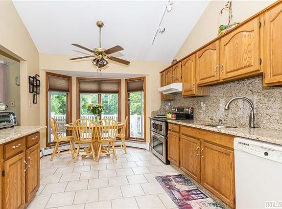 5th image of 17 Woodland Dr