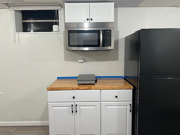 3rd image of 7703 Huron Dr #B