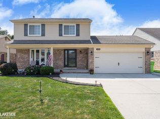 47159 Meadowbrook Dr, Macomb, MI 48044