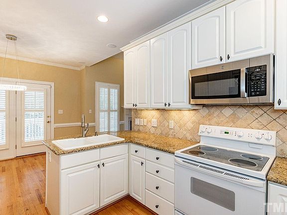 5th image of 4317 Glen Erin Way