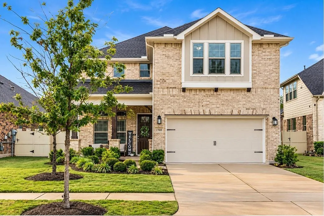 4 bed, 2.5 bath, 2960 sqft, $3,100 — Photo 2