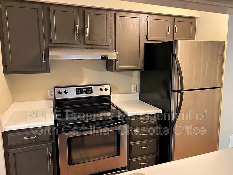 415 W 8th St #E — Photo 12
