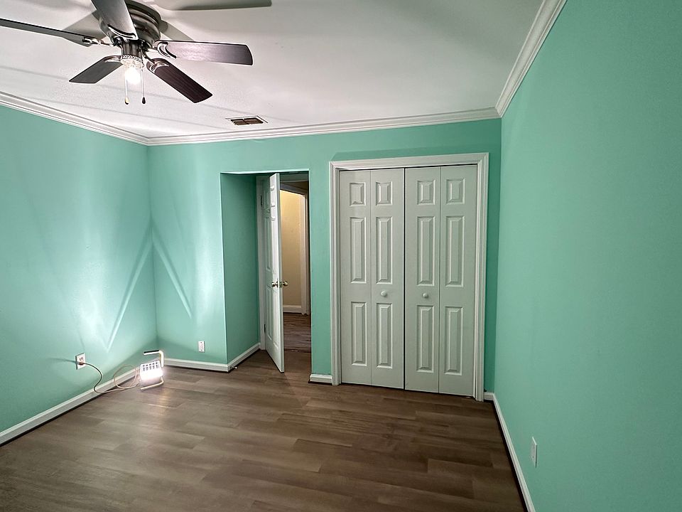 1st image of 1941 Oak Water Dr