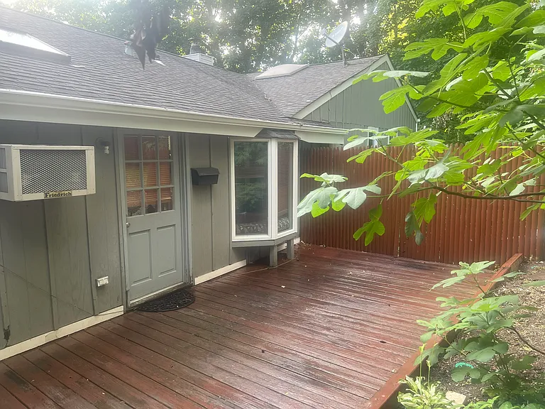 8 Cardinal Ct #1 — Photo 21
