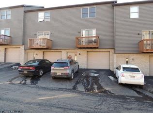 7 Sunridge Dr, Morgantown, WV 26505