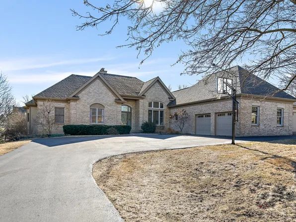 35W747 Valley View Rd, Dundee, IL 60118