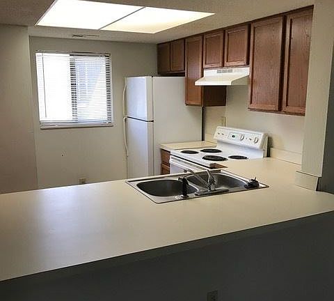 3rd image of 1101 2nd Ave N APT 2404