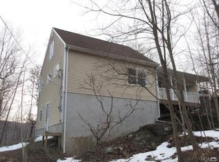 8 Indian Trl N, Greenwood Lake, NY 10925