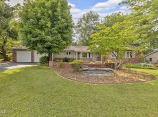700 Sharon Dr, Johnson City, TN 37604