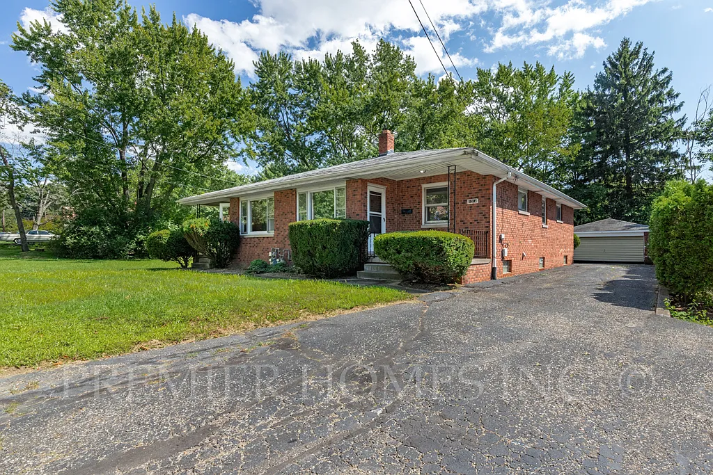 2 bed, $1,295 — Photo 1