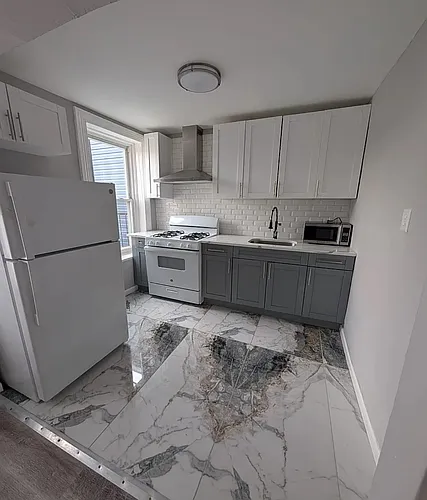 86 Irving St Photo 1