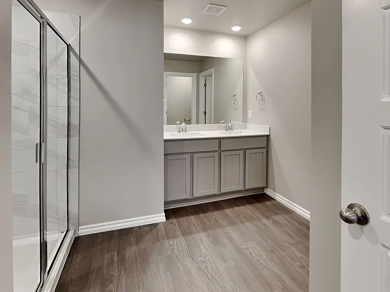 2733 Dennis Dr — Photo 12