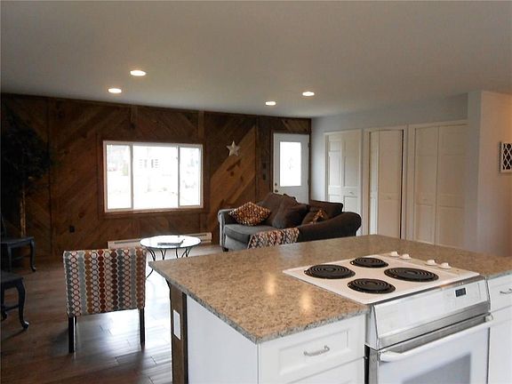 4th image of 1414 Navajo Dr