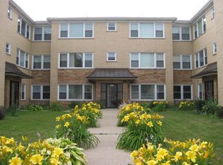 7612 Crawford Ave APT 101B, Skokie, IL 60076