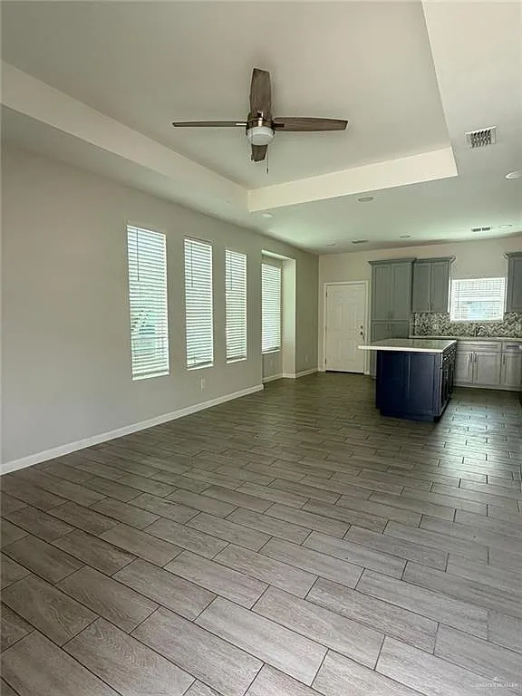 2 bed, 2.0 bath, 8904 sqft, $1,100 — Photo 2