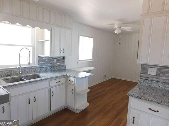 5th image of 311 Bryant Rd