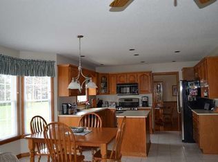 5801 Cobblestone Dr, Erie, PA 16509