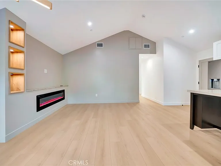 15741 Valerio St — Photo 5