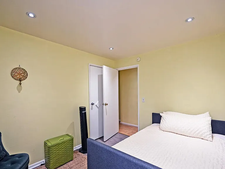 118 E Liberty St #B — Photo 22