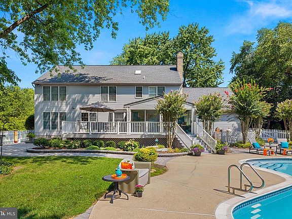 3rd image of 8410 Quailwood Ln