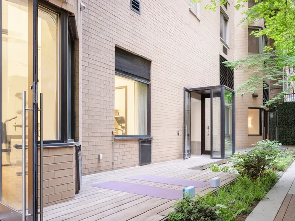 234 East 46th Street 305 image 15 of 16