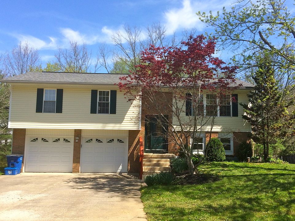 1st image of 18 Webster Cir