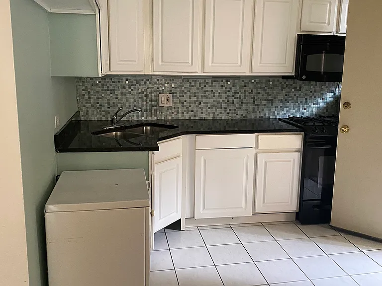 4930 N Kedzie Ave #2E — Photo 4