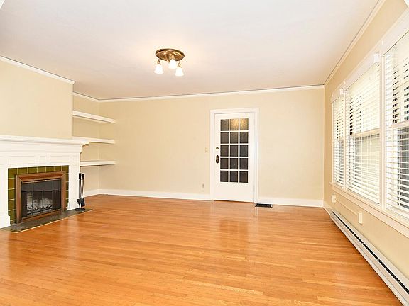 Living Room has a working fireplace
