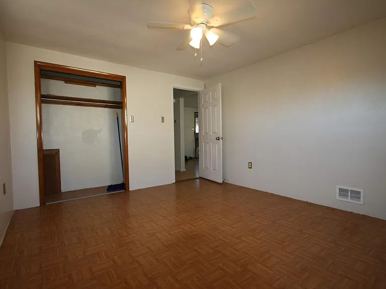 211 W Cherryhill St #2 — Photo 19
