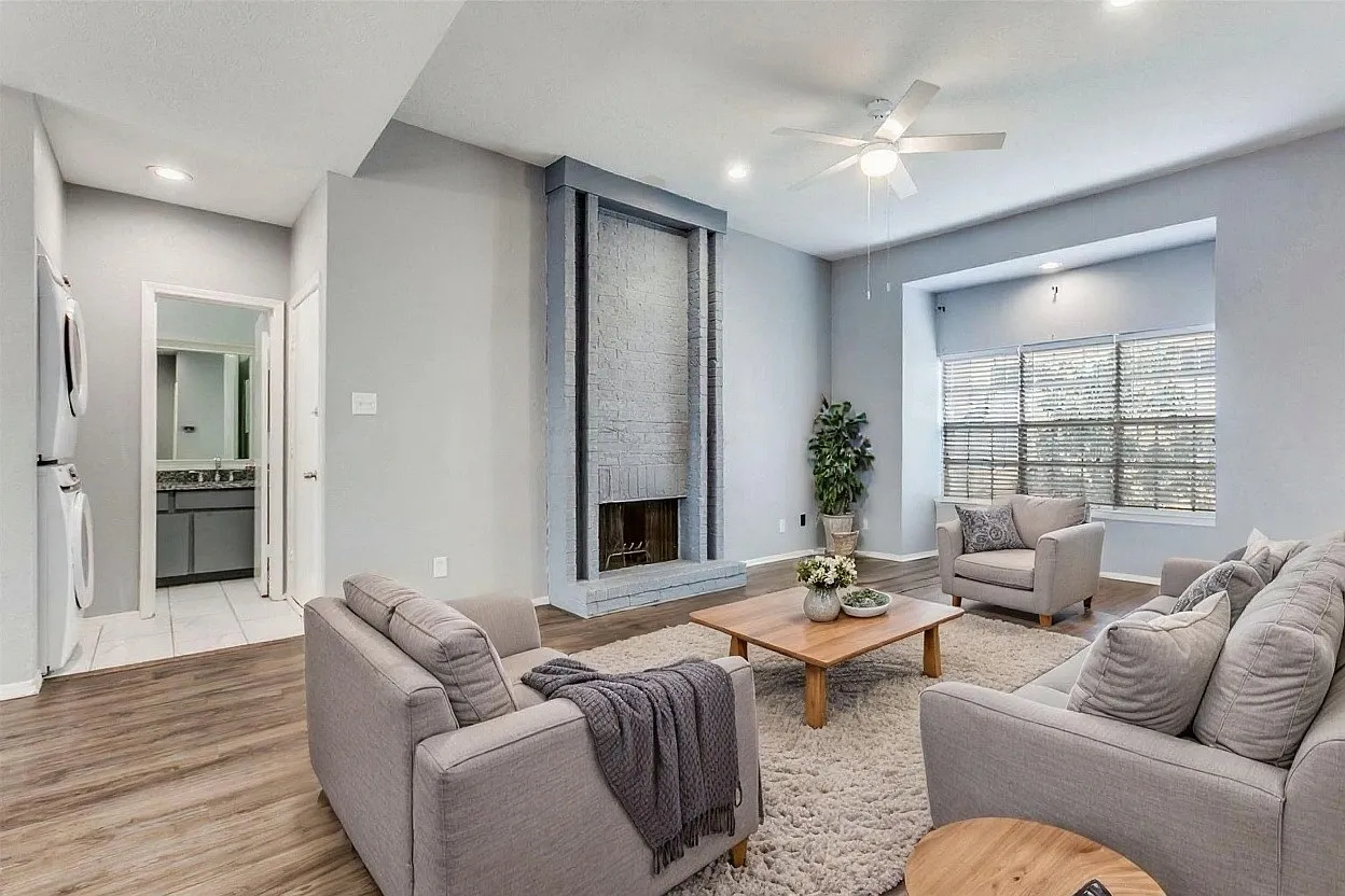 2 bed, 2.5 bath, 1346 sqft, $1,995 — Photo 2