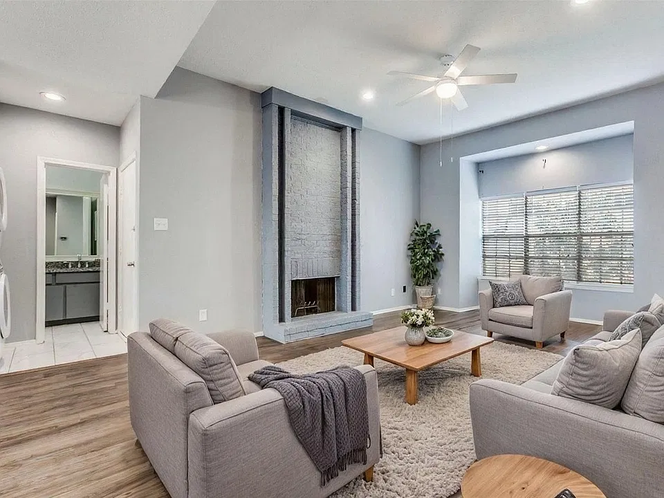 Living room shown with virtual AI staging.