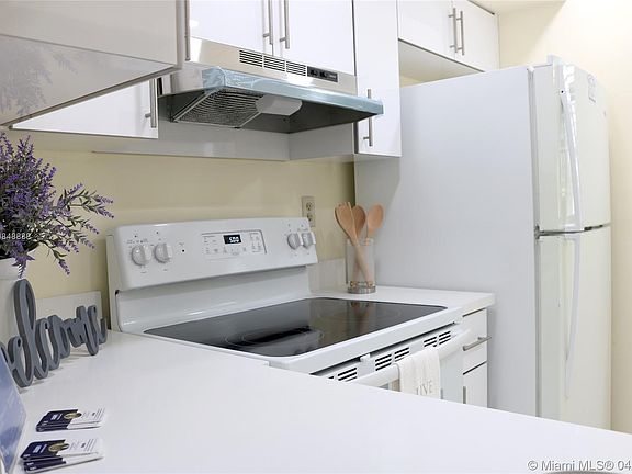 2nd image of 401 Gardens Dr APT 103