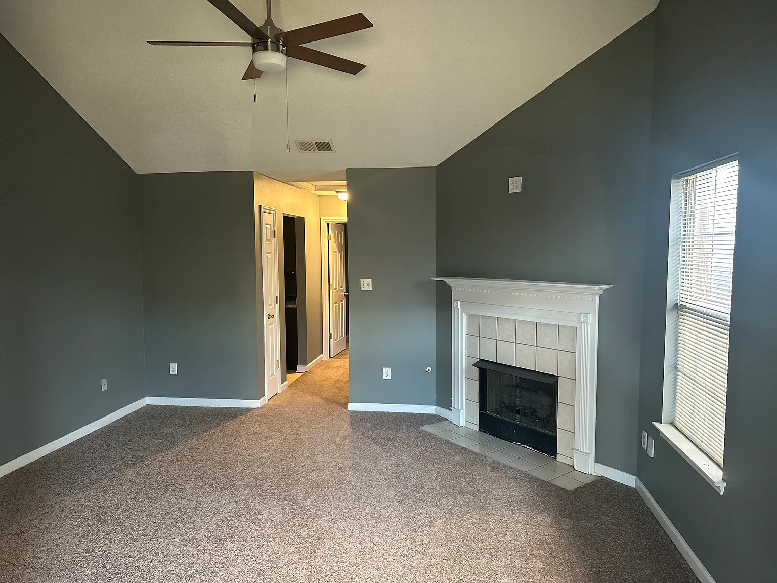 2 bed, 1177 sqft, $1,600 — Photo 2
