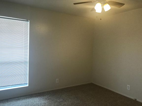 3rd image of 900 N Longview St APT A