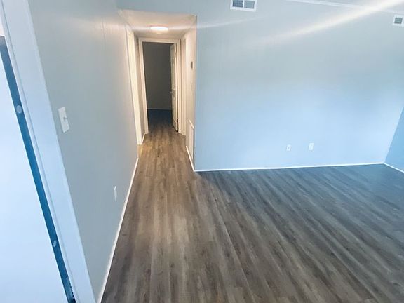 3rd image of 100 Westmeadows Dr #101-A
