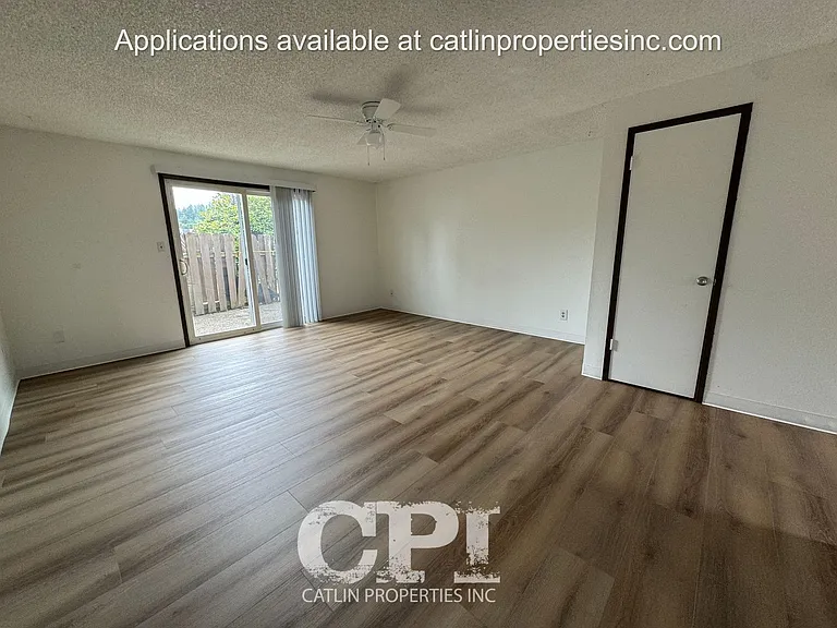 917 Cedar St — Photo 3
