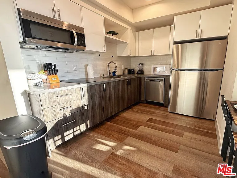 723 S Saint Andrews Pl #504 — Photo 9