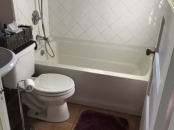 2nd Floor Bathroom