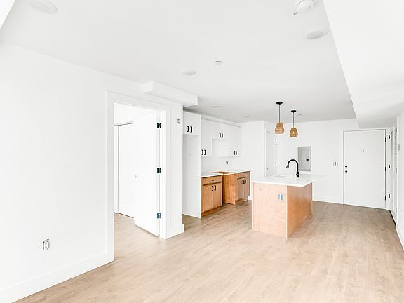 5th image of 2520 N Front St #2B-2Ba-975Sqft