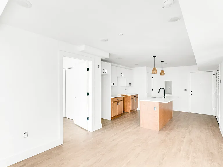 2520 N Front St — Photo 5