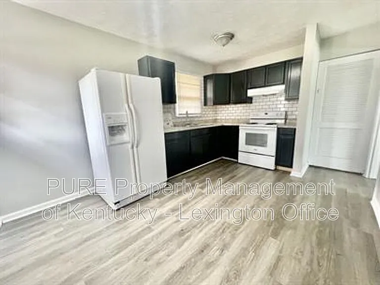2483 Thornberry Ct — Photo 8
