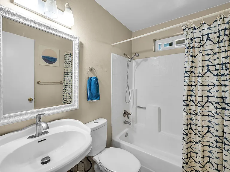 4523 College Way #H — Photo 18