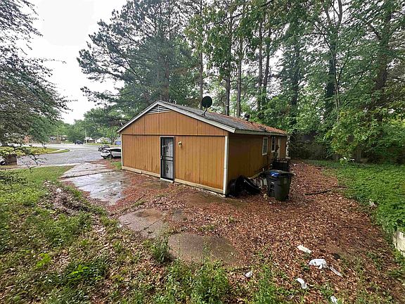 3rd image of 3704 Ridgemont Rd