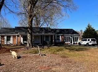 71 Big Oak Dr, New Hill, NC 27562