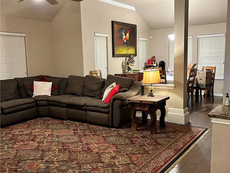 2220 Mangrove Dr — Photo 2